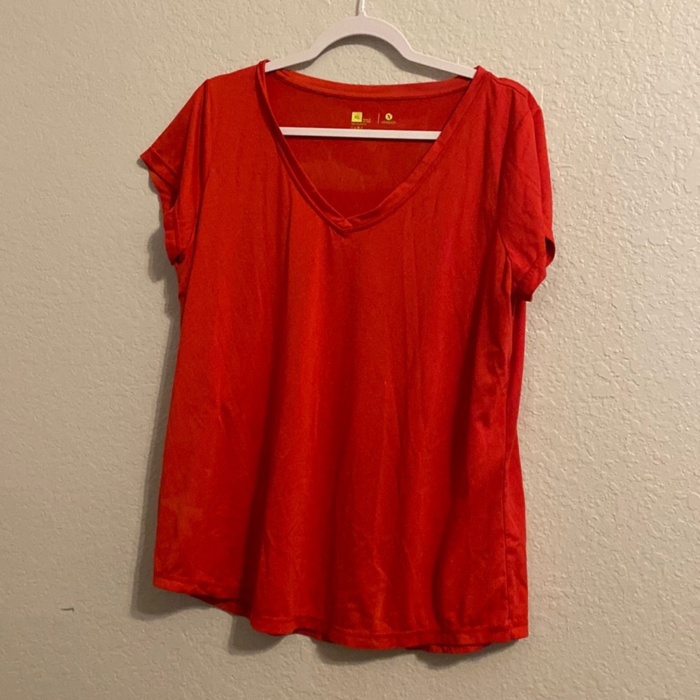 Xersion Women’s V-Neck Dryfit T-Shirt. Size XL.